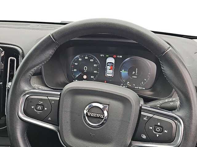 Volvo XC40 1.5 T5 Recharge PHEV Inscription Pro 5dr Auto White