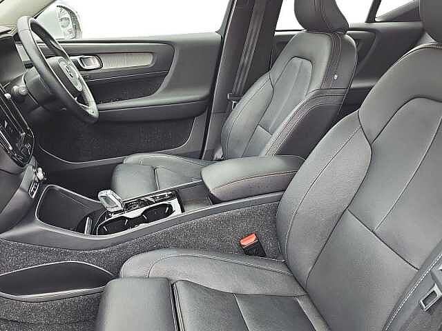 Volvo XC40 1.5 T5 Recharge PHEV Inscription Pro 5dr Auto White