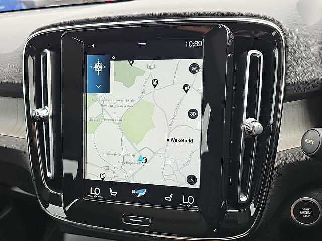 Volvo XC40 1.5 T5 Recharge PHEV Inscription Pro 5dr Auto White